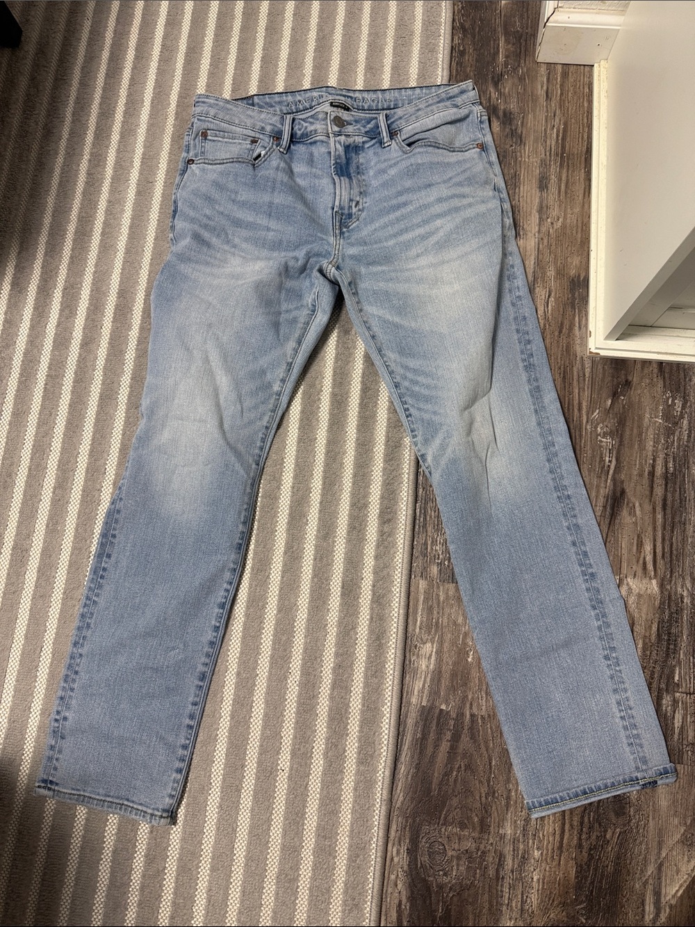 American Eagle Outfitters 34x34 Light Blue men’s Jeans NWOT vintage look